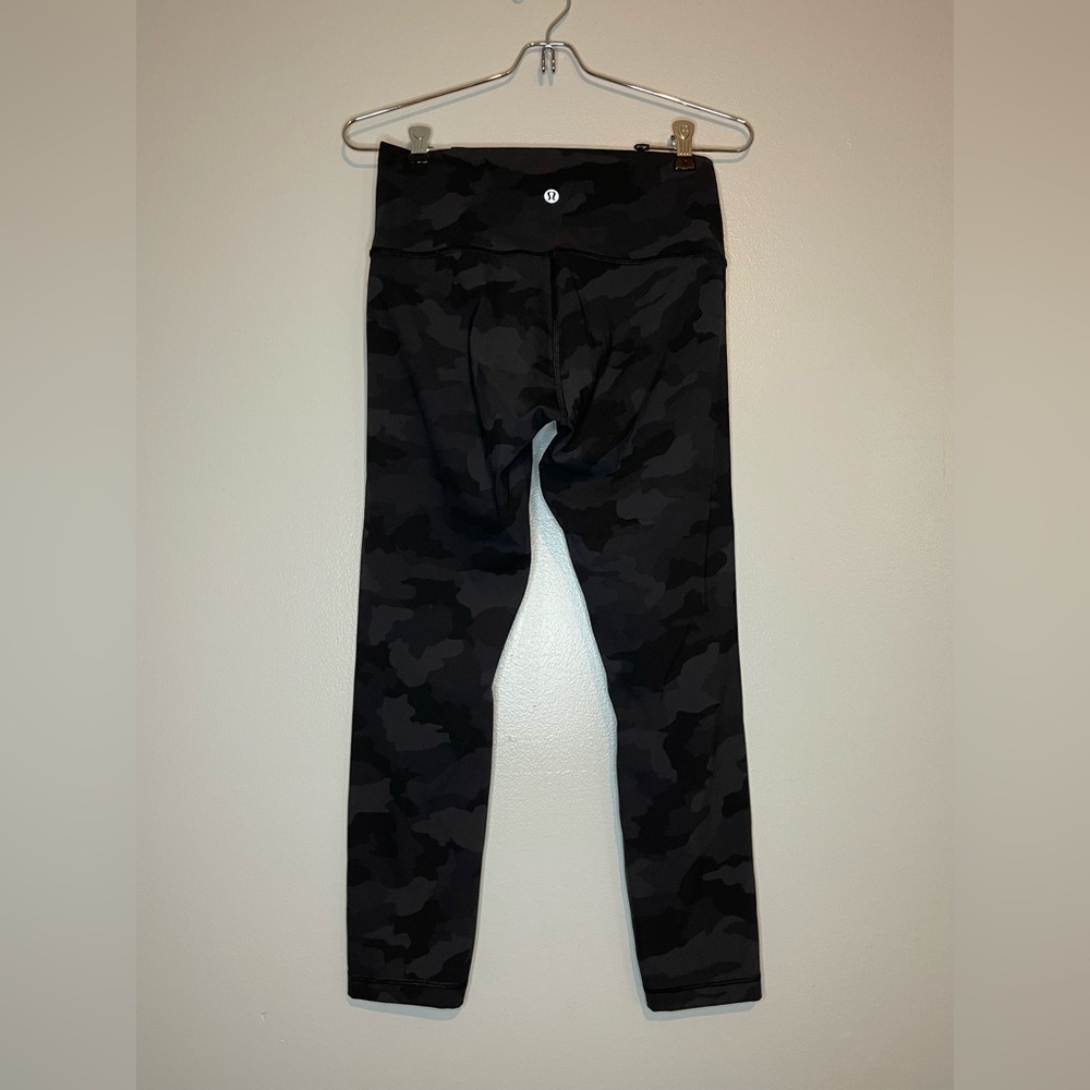 lululemon athletica Size 6 25” Dark Camo Leggings EUC